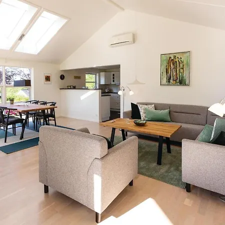 Three-bedroom Holiday In
