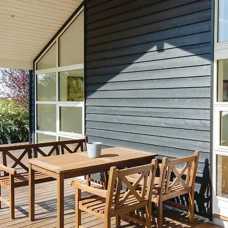 Three-bedroom Holiday In *